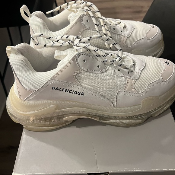 Men’s white Balenciaga sneakers - Picture 1 of 4